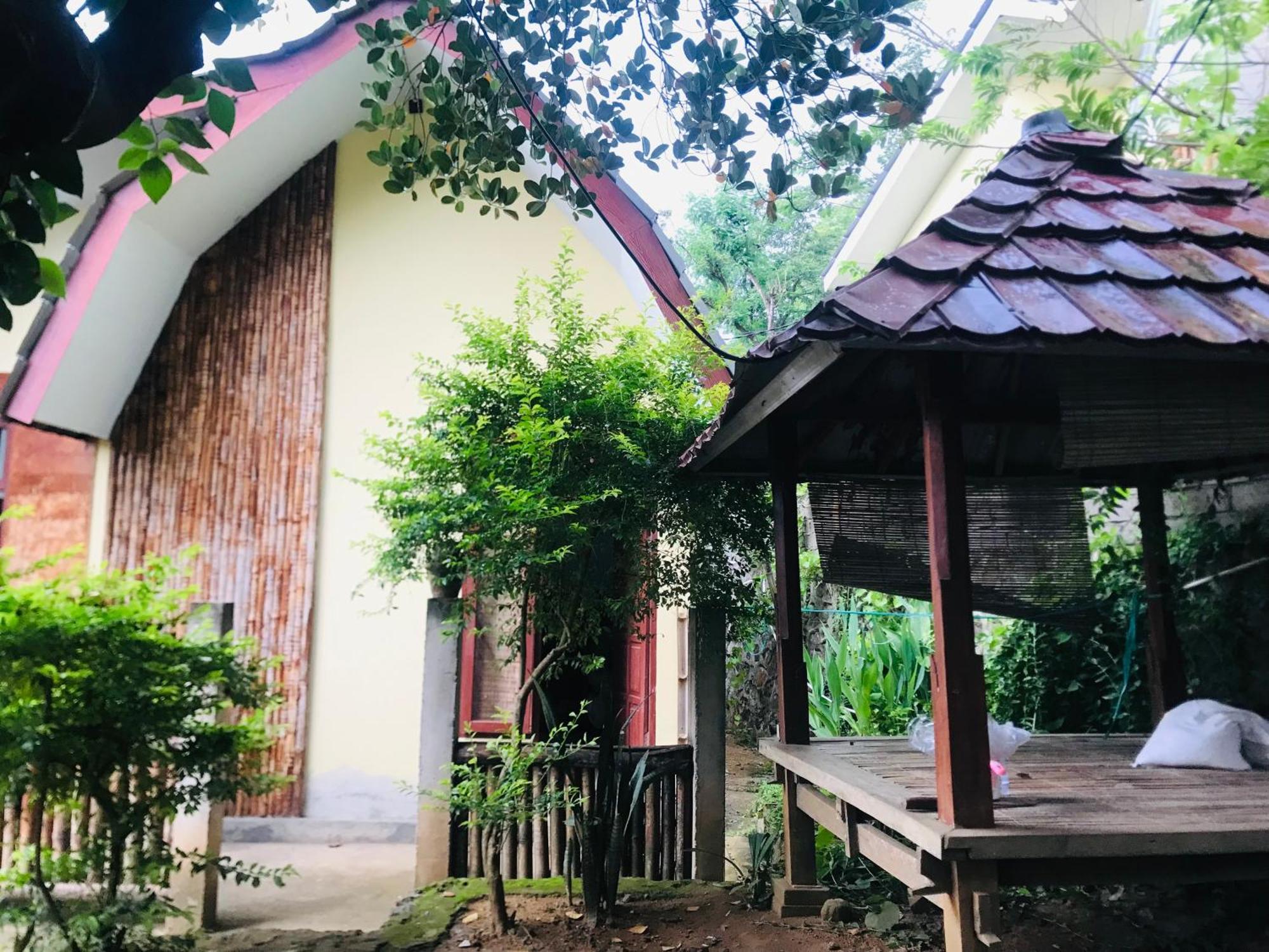 Kampung Homestay Kuta  Exterior foto