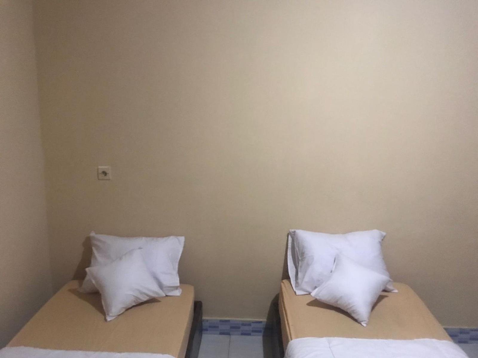 Kampung Homestay Kuta  Exterior foto